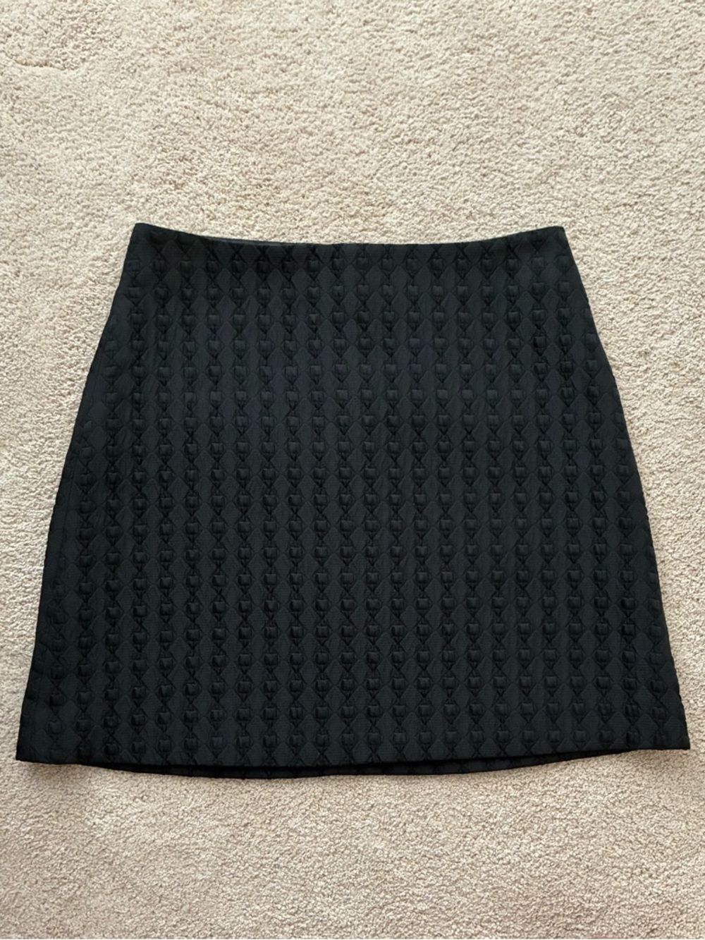 NWT $335 Theory Irenah Black Textured Mini Skirt in Black, Size 6
